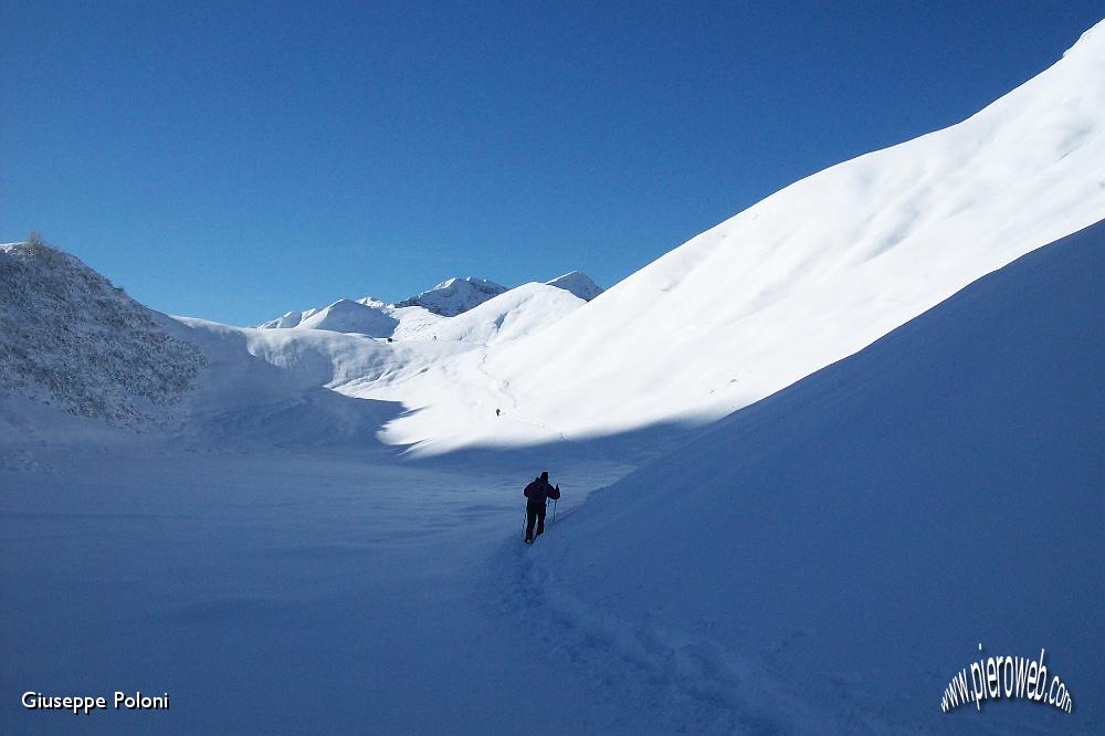 11- dal lago verso il passo.jpg